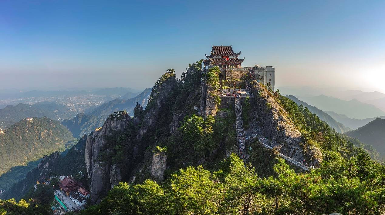 九华山旅逛攻略：揭秘遁半岛官方体育匿正在云雾之中的绝美瑶池(图1)